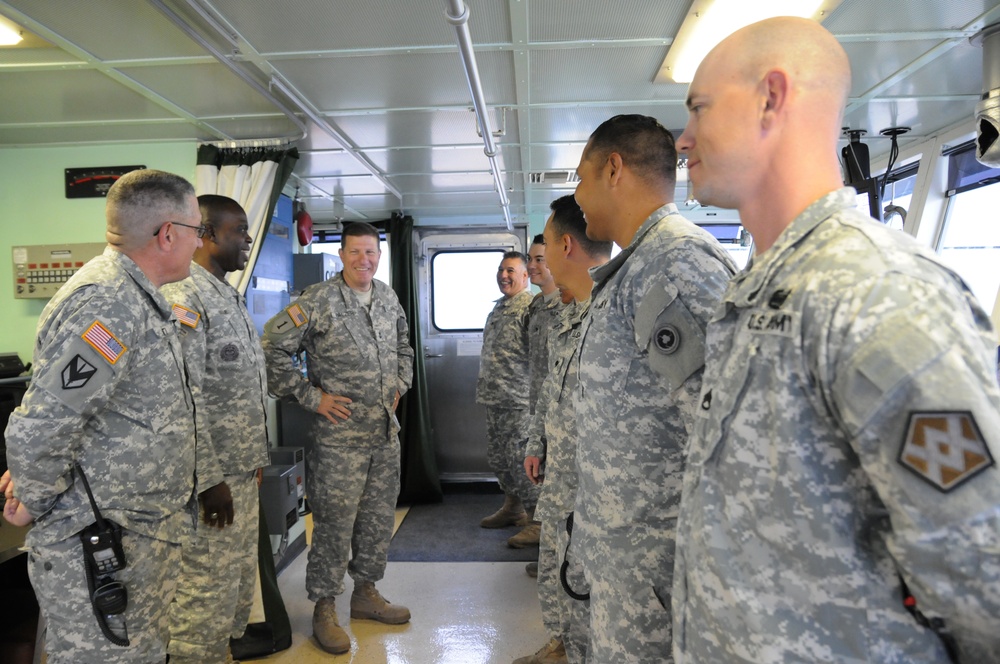 Army Reserve Soldiers conduct harbor and seaport operations training