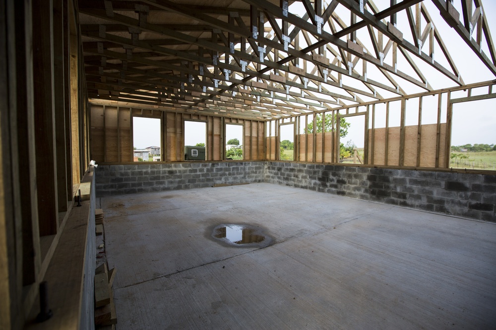 U.S. Marines with SPMAGTF-SC reconstruct school in Puerto Lempira, Honduras