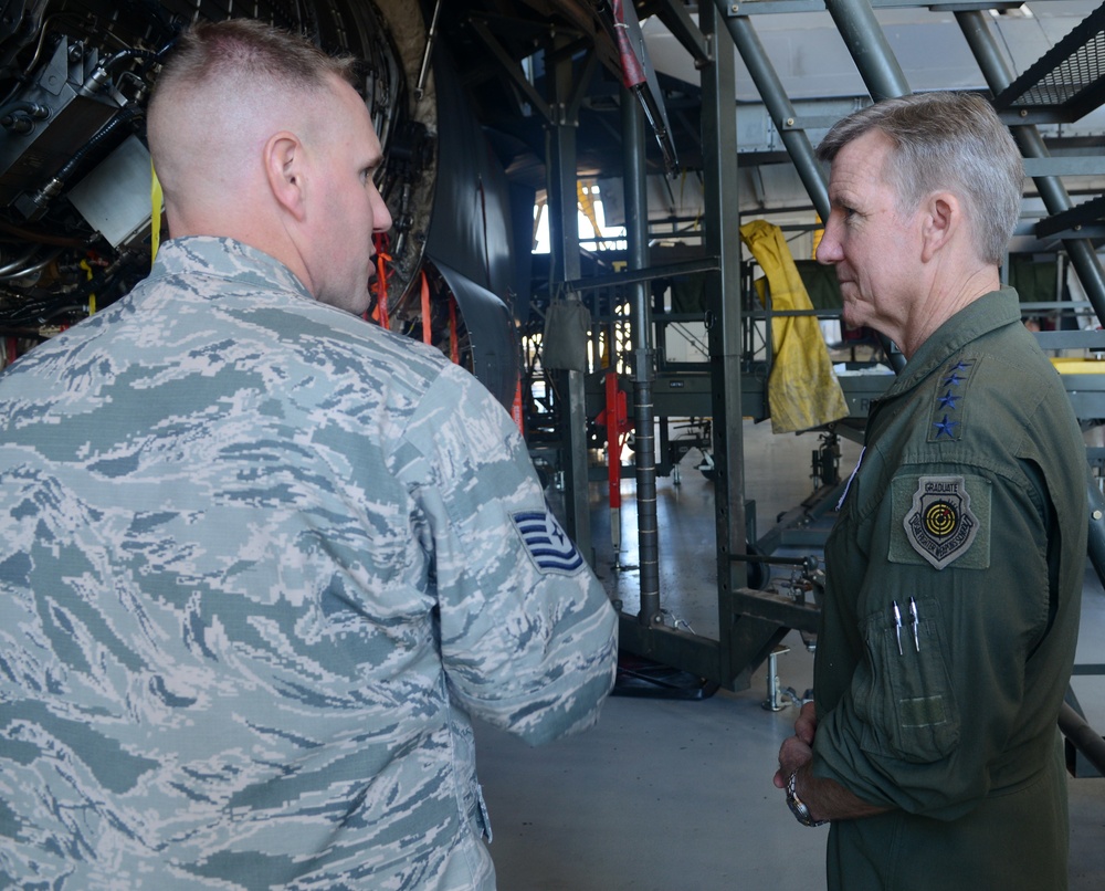 COMACC visits Dyess for look into B-1 mission