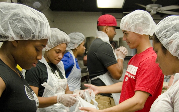 SM&amp;SP volunteers with homeless shelter