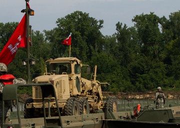 Army Reserve, active Army engineers bridge the gap on training