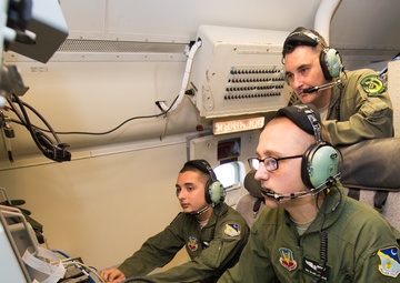 Team JSTARS brings manned wide-area view to joint-force combat exercise