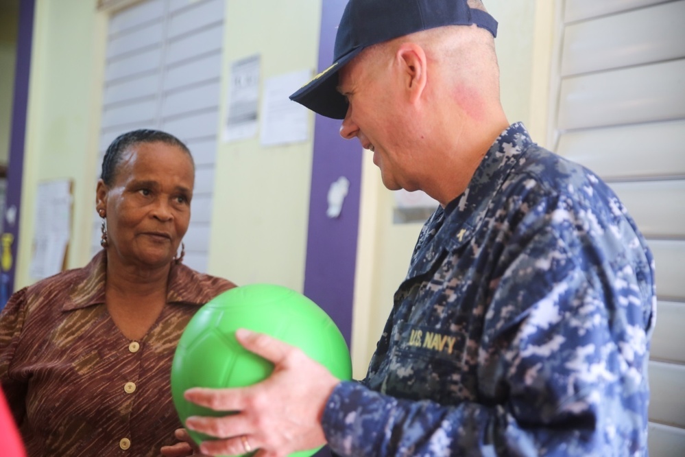 U.S. Marines lend helping hand to Dominicans