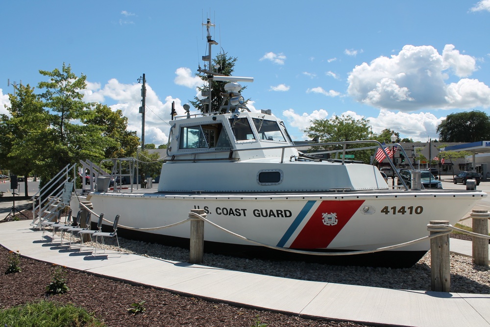 Coast Guard, Sturgeon Bay dedicate service's last operational 41-foot utility boat during ceremony at Door County Maritime Museum