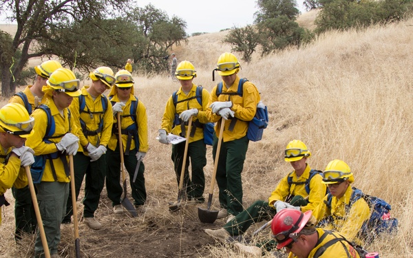 California Soldiers do hand crew training