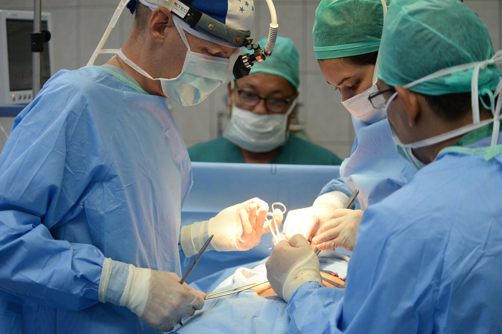 Operating room activity - Aug. 4, 2015