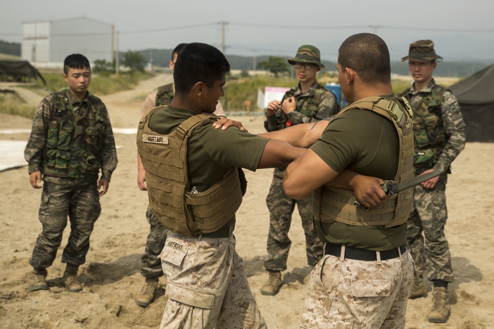 U.S., Korean Marines keep drinking water pure