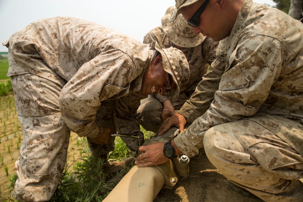 U.S., Korean Marines keep drinking water pure