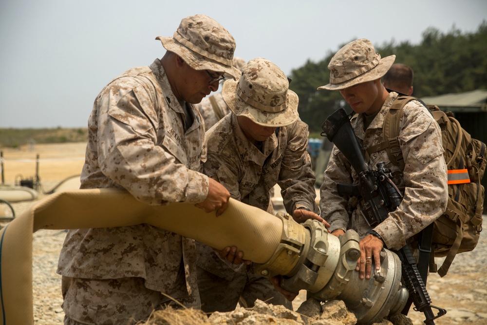 U.S., Korean Marines keep drinking water pure