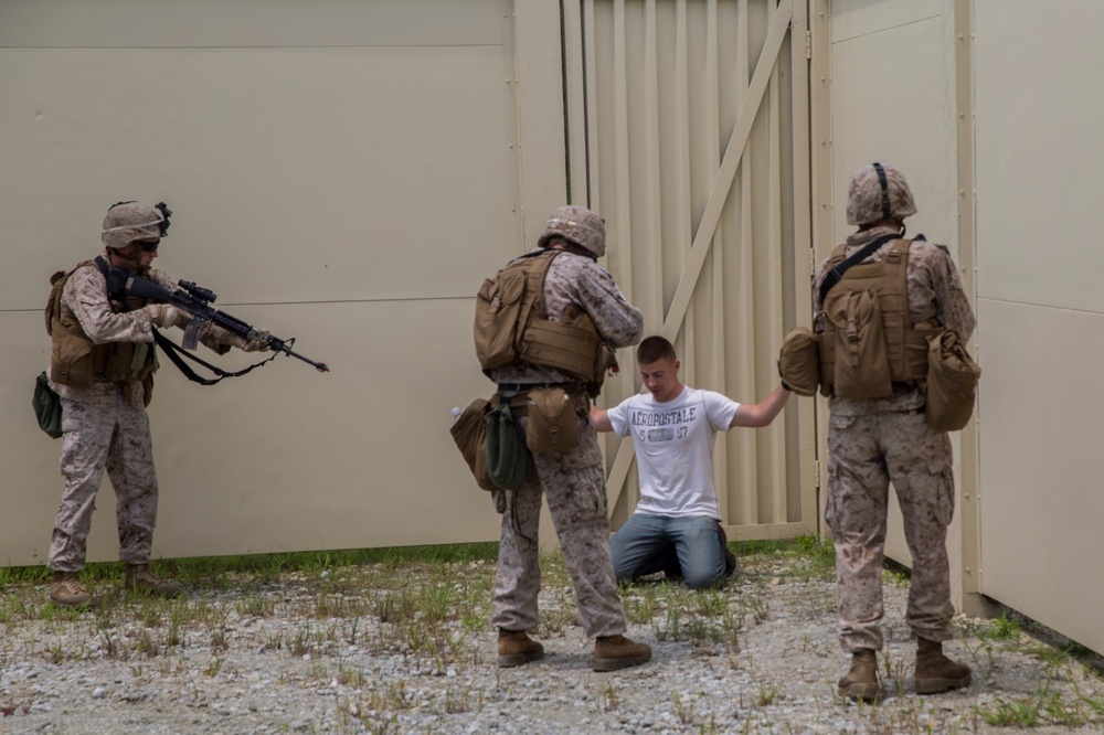 Apprehending the suspect