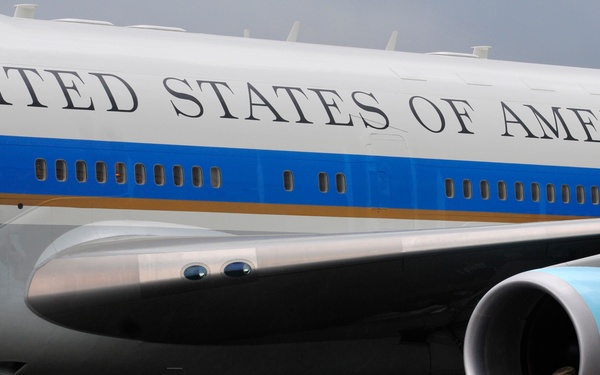 President Barack Obama lands at Berry Field ANGB, Nashville Tenn.