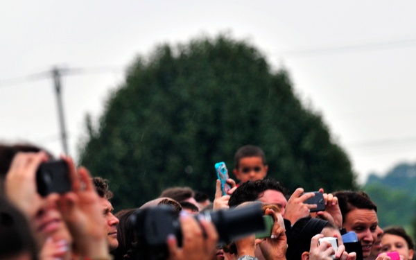 President Barack Obama lands at Berry Field Air National Guard Base Nashville, Tenn