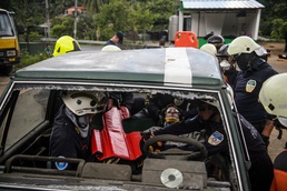 Urban search and rescue training during Pacific Partnership 2015