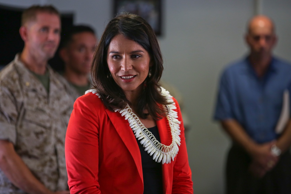 Gabbard visits, speaks with Wounded Warrior Bn.