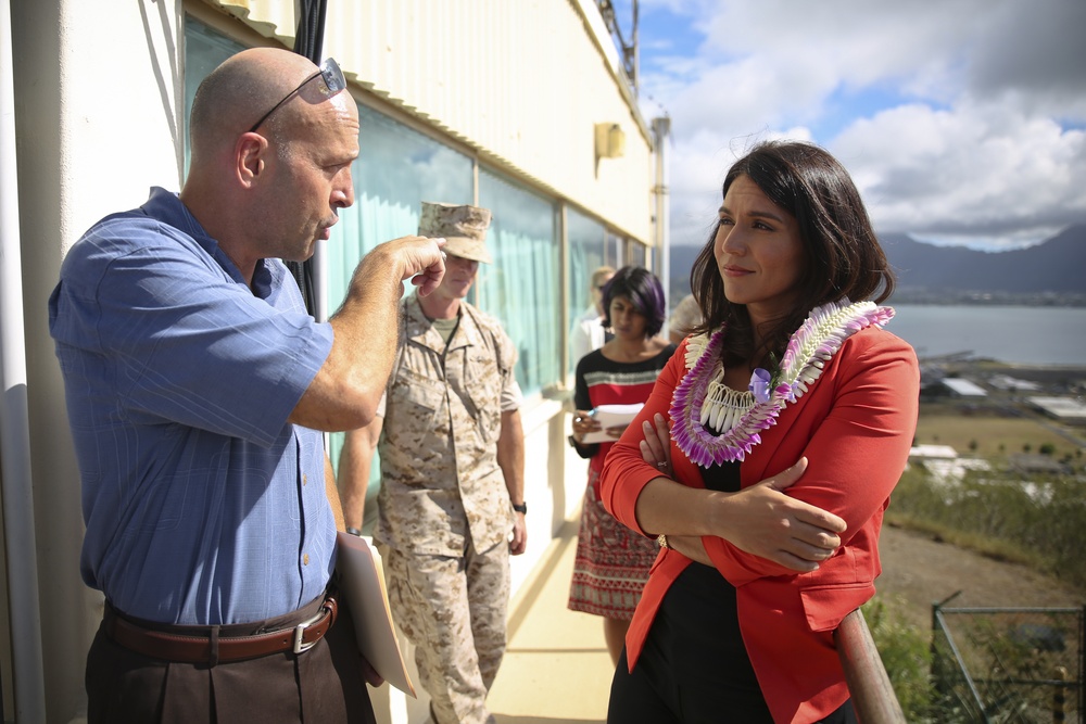 Gabbard visits, speaks with Wounded Warrior Bn.