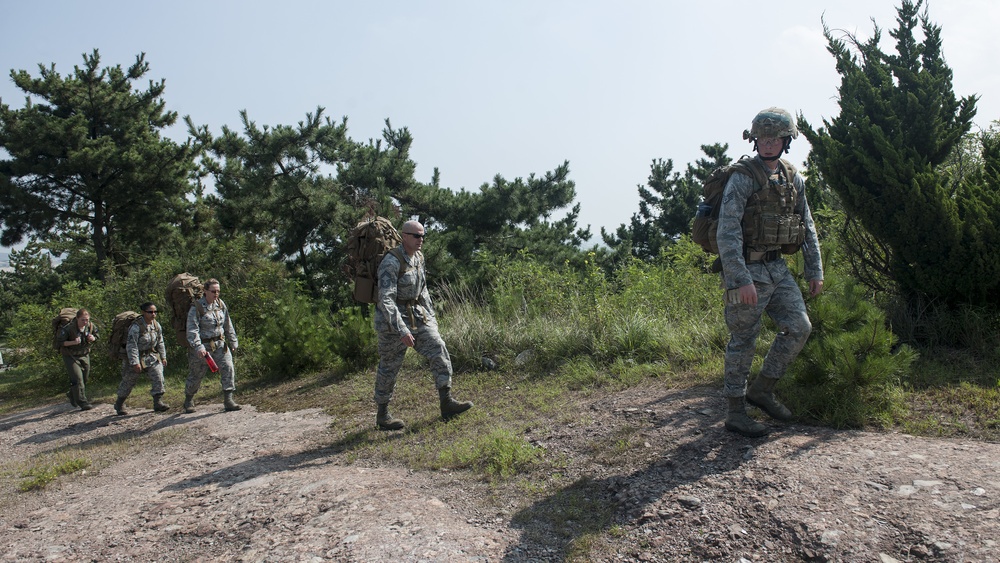 8th MSG leaders participate in combat EOD training