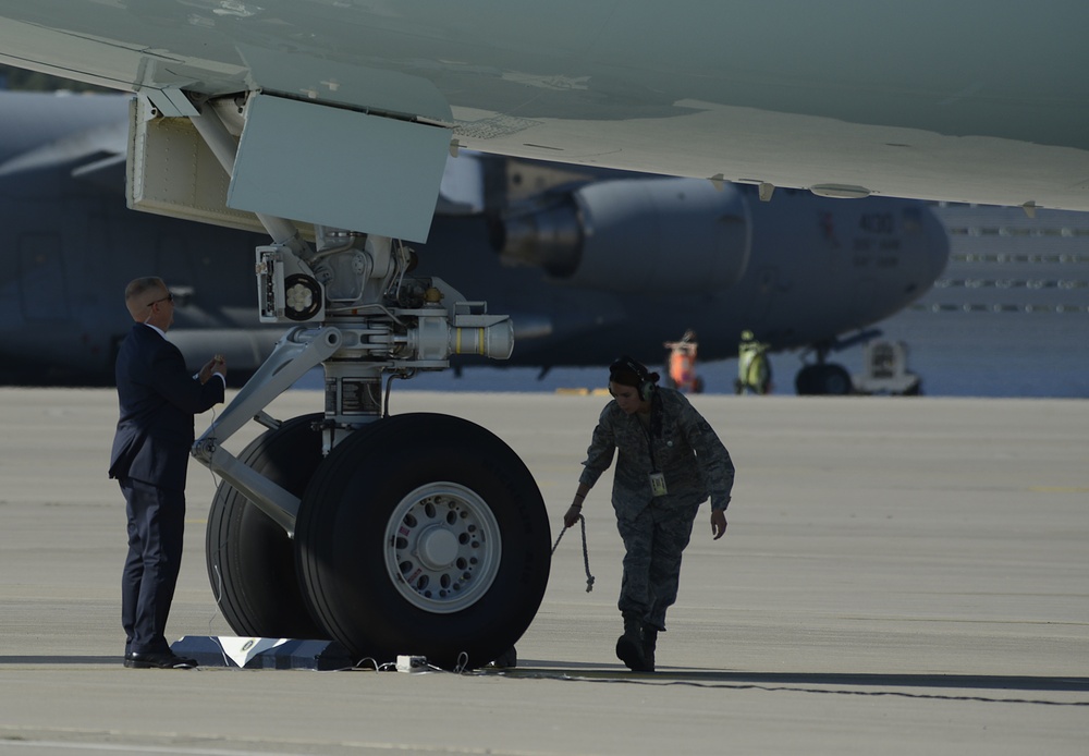 Air Force One refuels at Ramstein