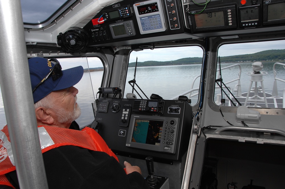 Former Coast Guardsman visits Stannard Rock Lighthouse
