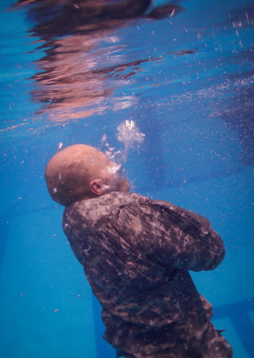 Soldiers conduct water survival training