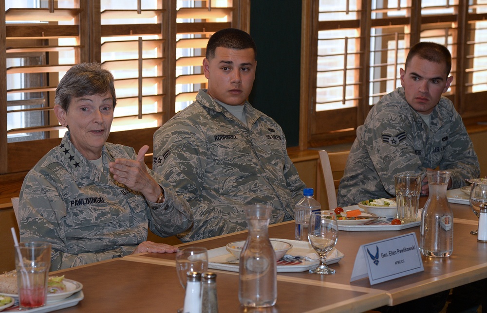Gen. Ellen Pawlikowski, AFMC/CC visit