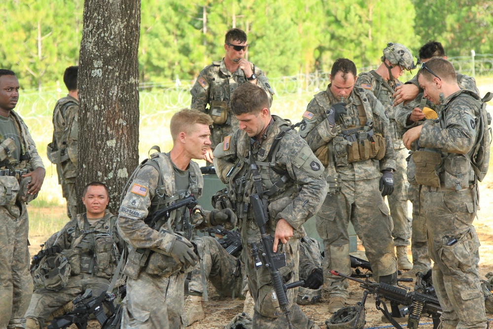 Iowa National Guard troops take hydration break