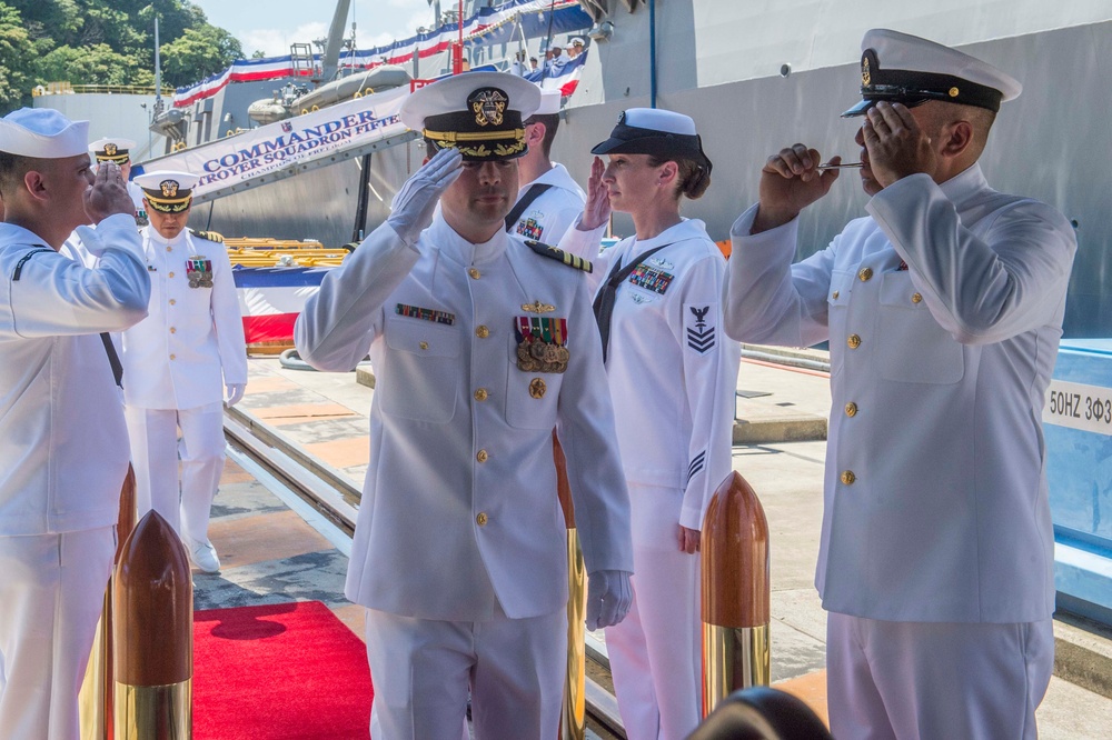 USS Mustin change of command