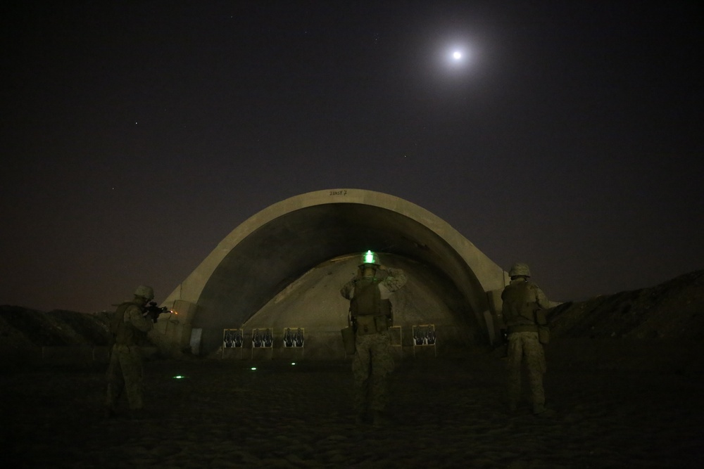 U.S. Marines light up night range in Middle East