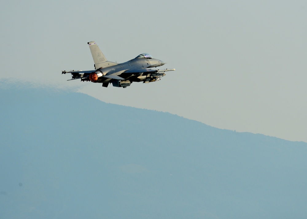 Aviano F-16s deploy to Turkey