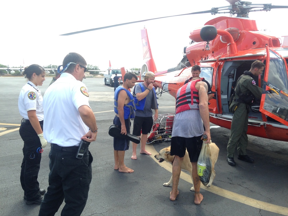 Coast Guard rescues 3 people, dog north of Oahu