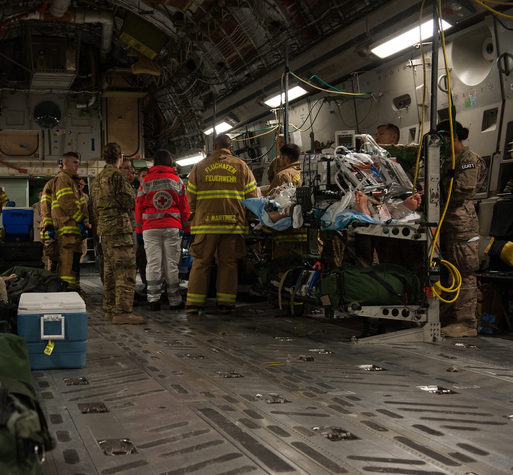 Airmen aid in aeromedical evacuation