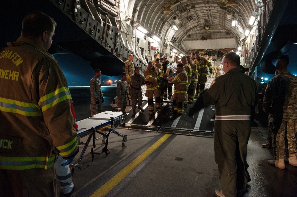 Airmen aid in aeromedical evacuation