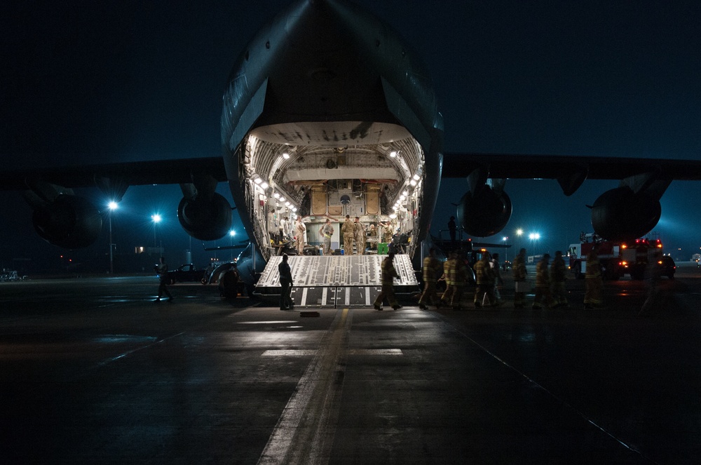 Airmen aid in aeromedical evacuation