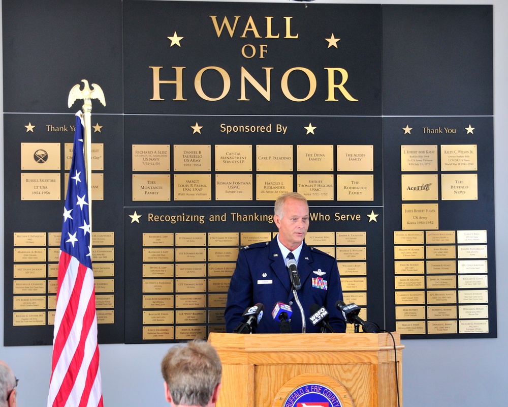 914th commander speaks at naval and military park