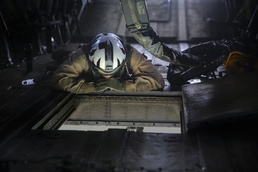 HMHT-302, CLB-6 perform dual training in external lifts