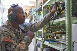 Army Reserve harbormasters control and track vessels to prepare for deployment