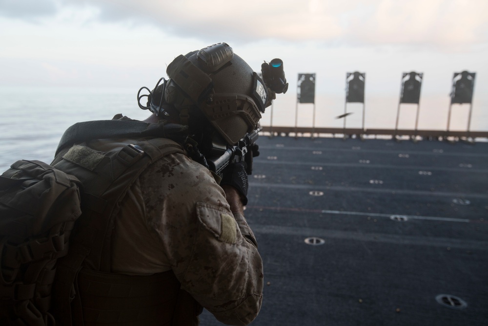 Shoot, move, communicate: Recon Marines sharpen skills