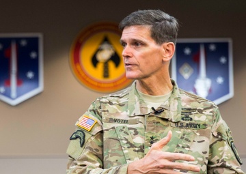 1st Marine Raider Regiment hosts SOCOM Commander for capabilities visit