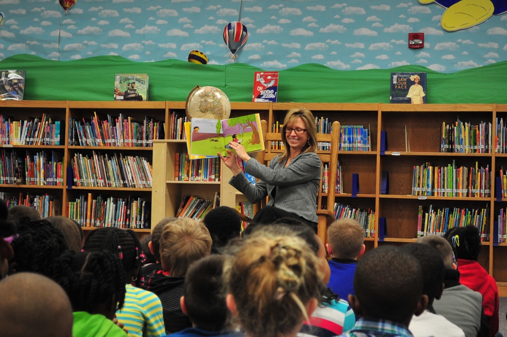 Ninth Air Force leaders celebrate Read Across America 2015