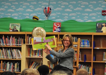 Ninth Air Force leaders celebrate Read Across America 2015