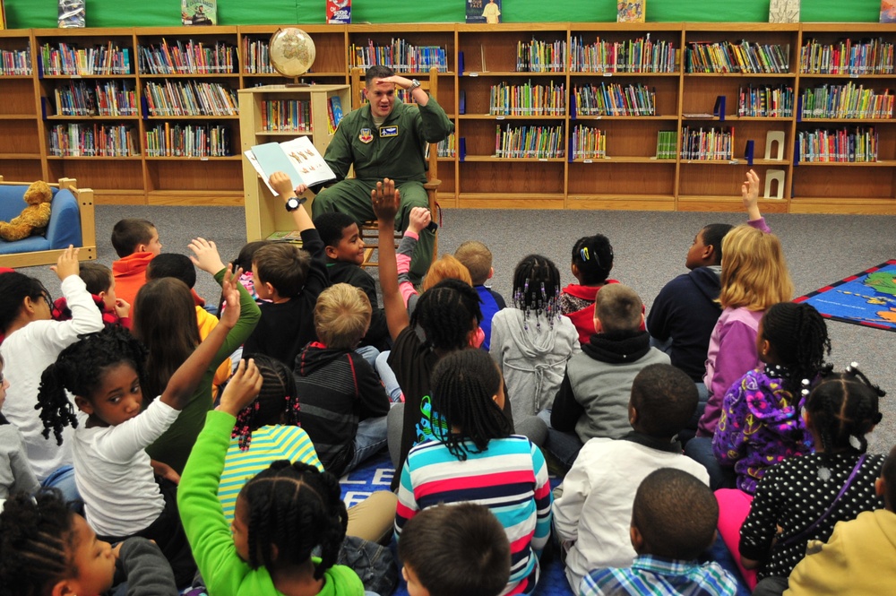 Ninth Air Force leaders celebrate Read Across America 2015