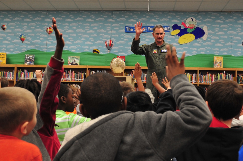 Ninth Air Force leaders celebrate Read Across America 2015