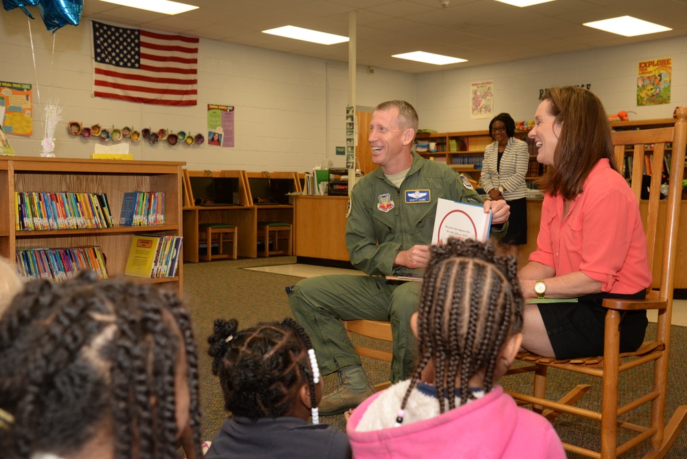 Ninth Air Force leadership spends time reading