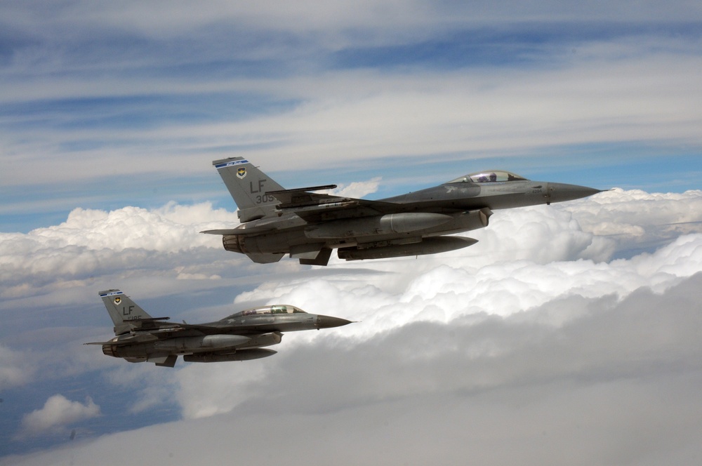 Luke Air Force Base F-16s flying near Kingsley Field, Ore.