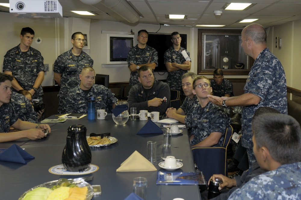 ‘SWO Top Gun’ admiral visits John Paul Jones Wardroom, promotes new career opportunities