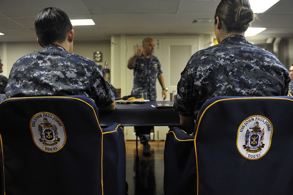‘SWO Top Gun’ admiral visits John Paul Jones Wardroom, promotes new career opportunities
