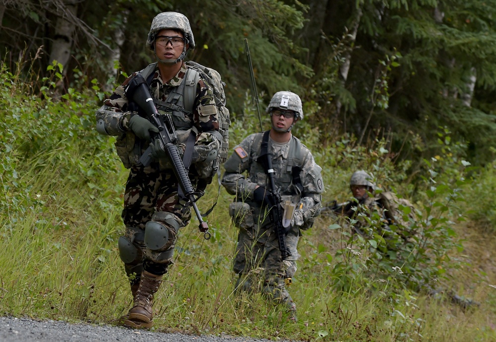 Nepalese Rangers attend US Army Leadership School