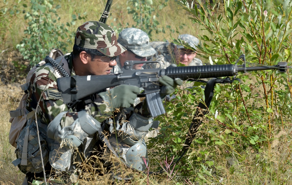 Nepalese Rangers attend US Army Leadership School