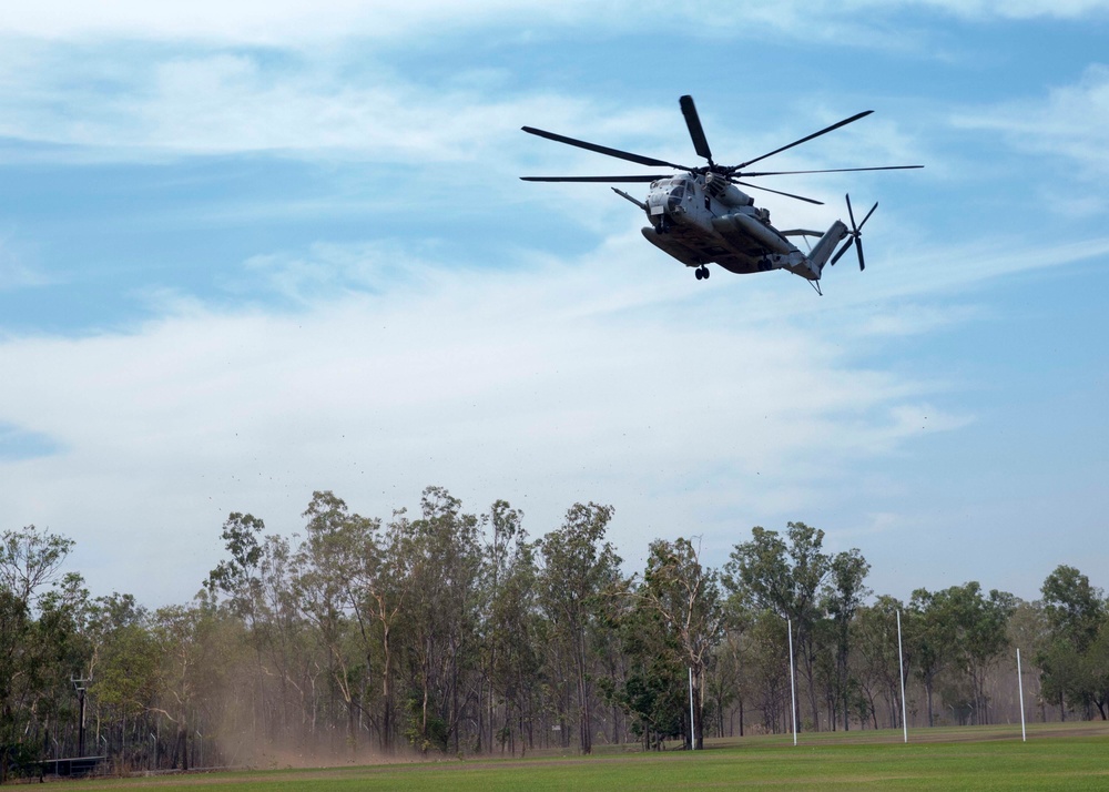 U.S. Marines and Australian soldiers conduct helicopter raid training