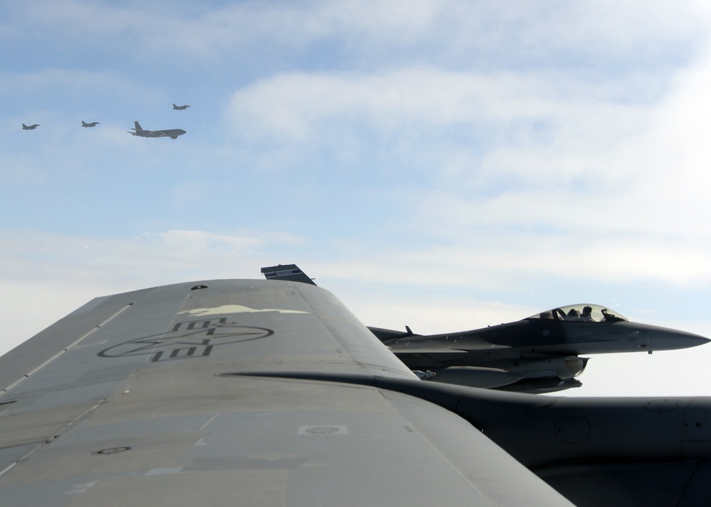 RAF Mildenhall KC-135 refuels Aviano F-16s deploying toTurkey