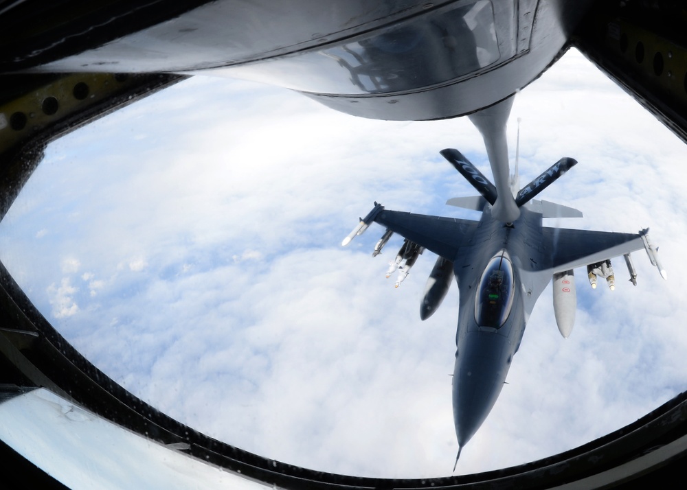 RAF Mildenhall KC-135 refuels Aviano F-16s deploying to Turkey